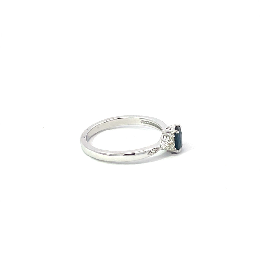 9ct White Gold Sapphire Ring